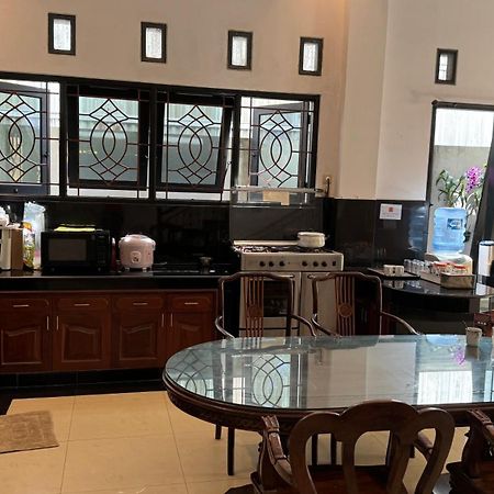 Fora Capsule Hostel Tuban Кута Екстер'єр фото