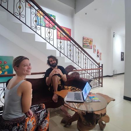 Fora Capsule Hostel Tuban Кута Екстер'єр фото
