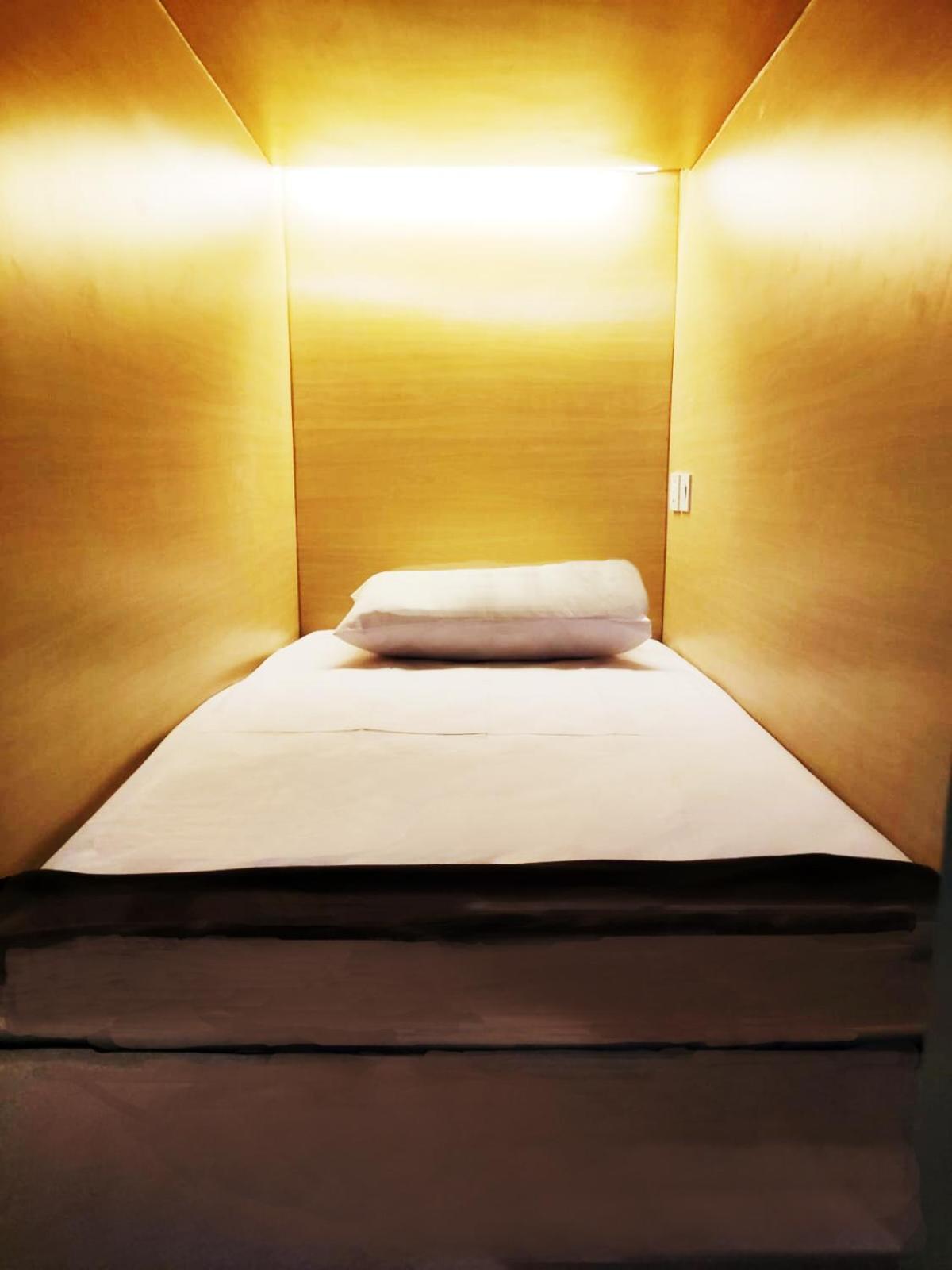Fora Capsule Hostel Tuban Кута Екстер'єр фото